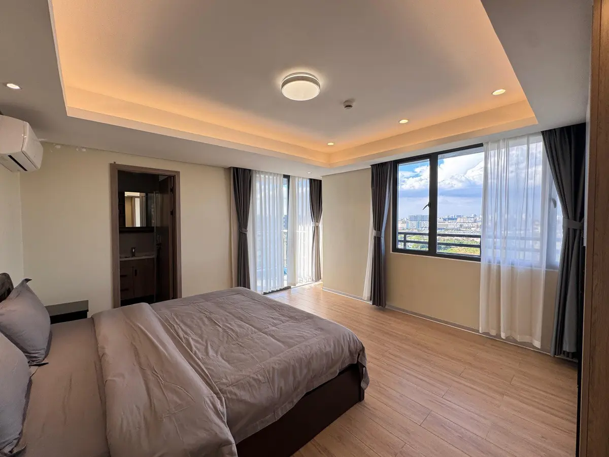 Smart TV + Netflix at LCONDOTEL Pasay