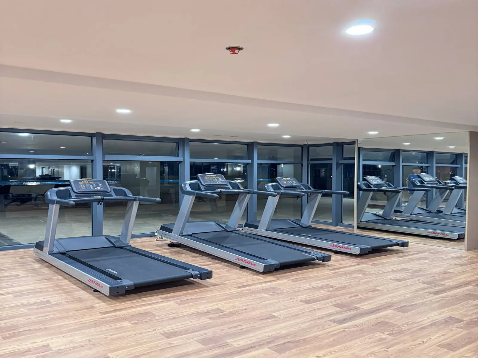 LCONDOTEL gym